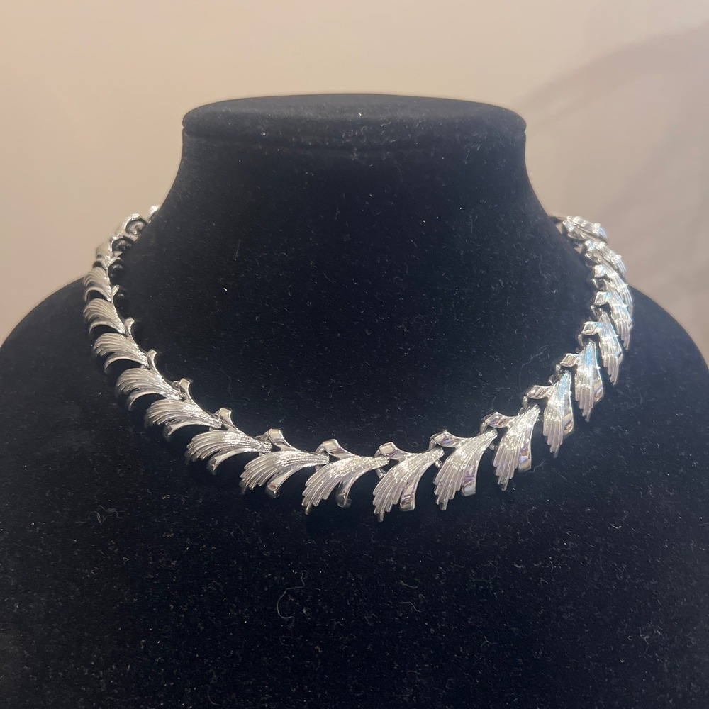 Vtg Coro Silver Tone Feather Leaf Link Choker Necklace Mid Century 16.5" 1.69oz